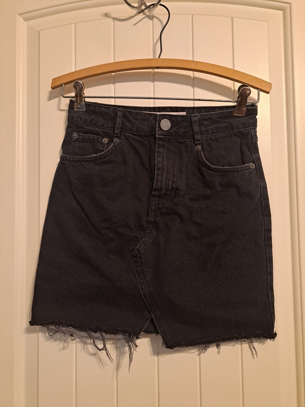 ASOS - 100% Cotton - Black Denim Mini Skirt Raw Frayed Hem - Size 0 (UK 4)
